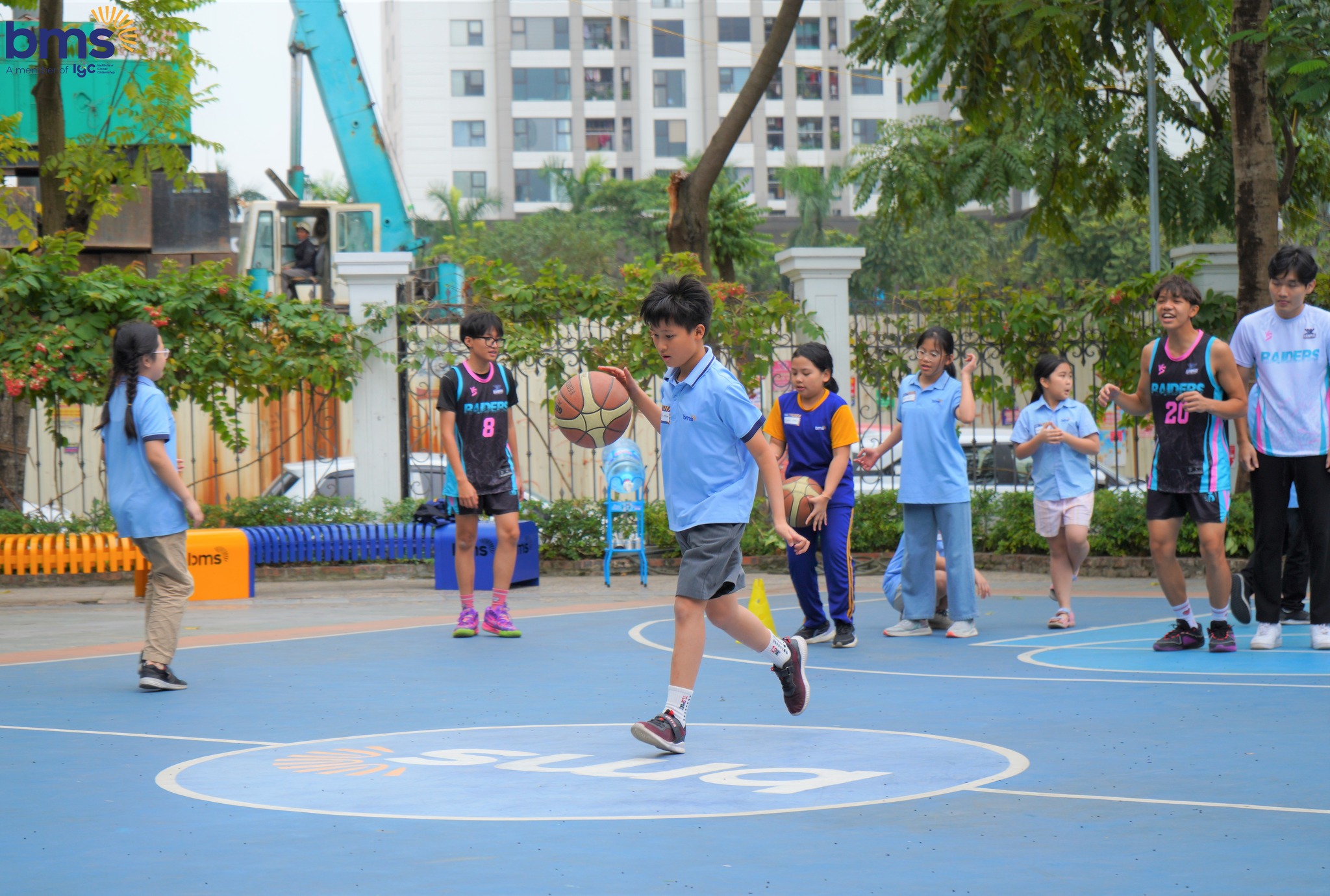 Cùng chúng tớ xách balo và đến trải nghiệm làm học sinh Lớp 6 Trường THCS Ban Mai